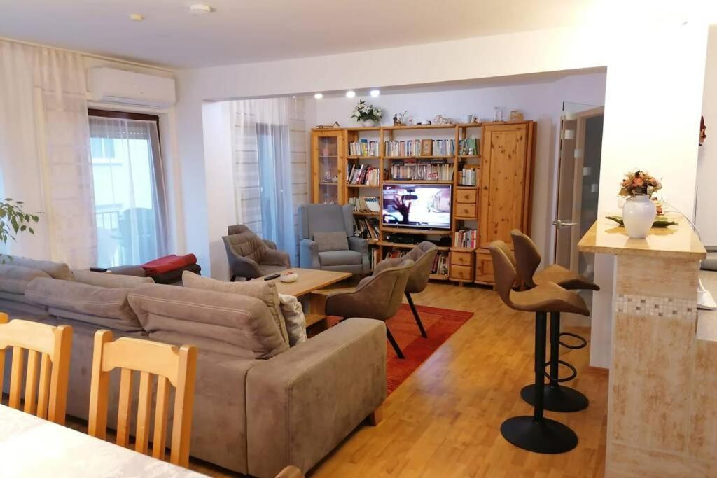 Beste Lage Im Zentrum Und Am Hofgarten 150Qm Mit Klima, 2Xbalkon, Aufzug, Familienfreundlich Bayreuth Ngoại thất bức ảnh